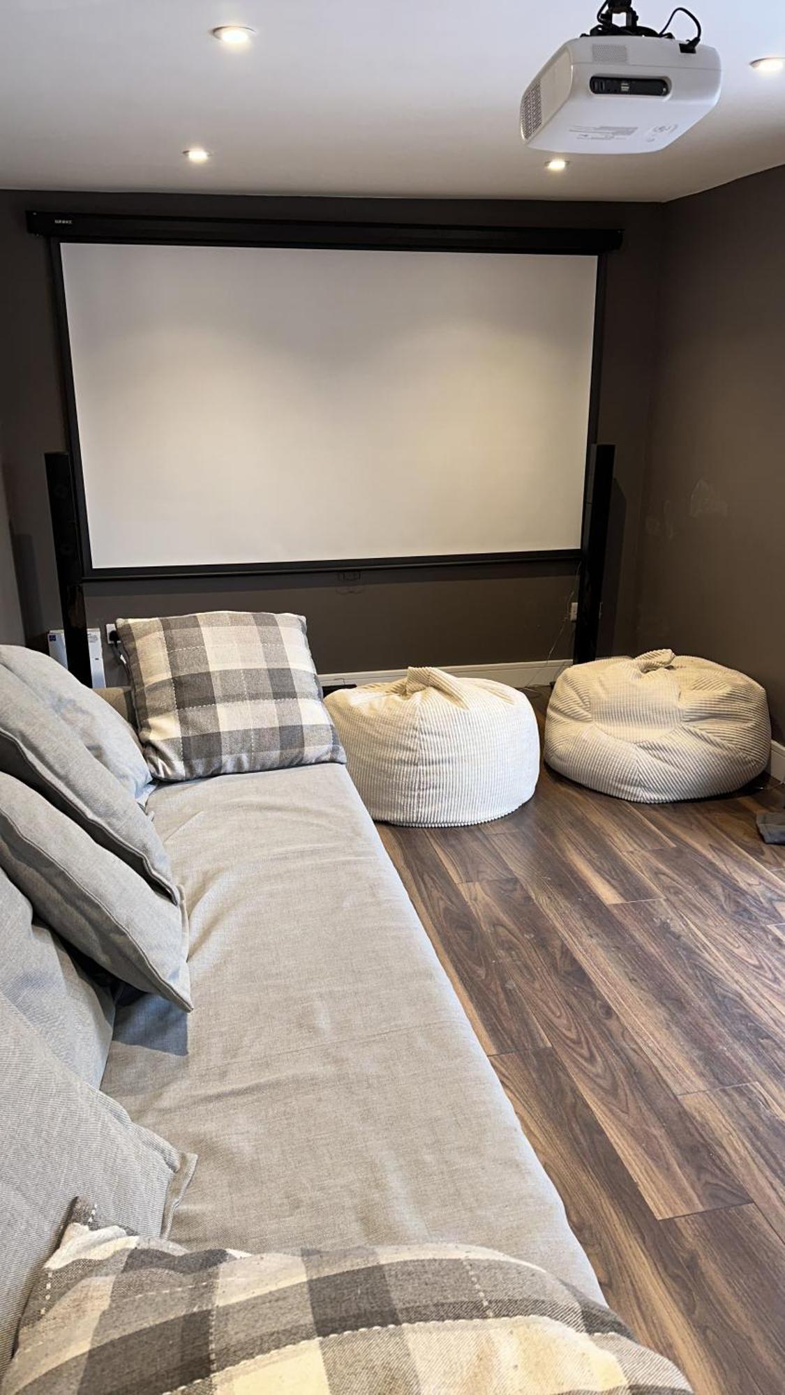Modern Harrogate House Sleeps 10, Cinema Room & Hot Tub 外观 照片