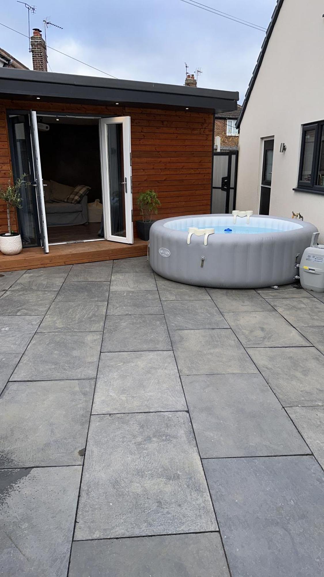 Modern Harrogate House Sleeps 10, Cinema Room & Hot Tub 外观 照片